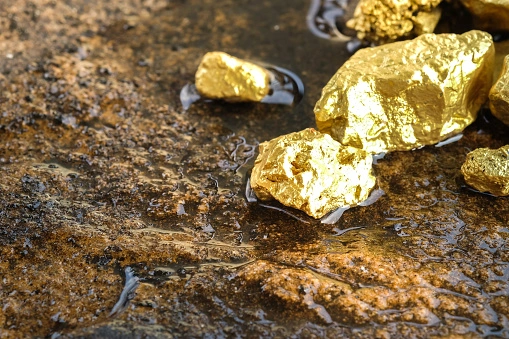 Huge-Gold-and-Copper-Ore-Deposits-are-Found-by-Saudis-in-Madinah