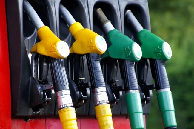 spring-surge-looms-us-petrol-prices-set-to-rise-gasbuddy-warns