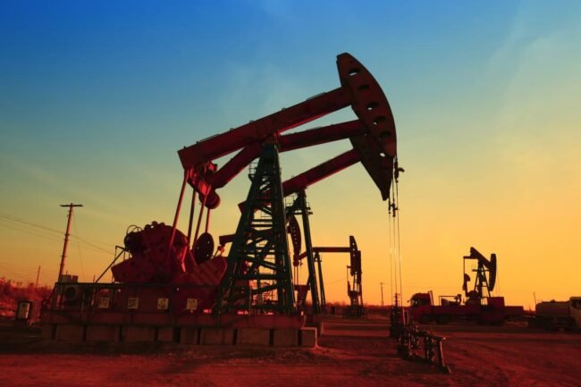 oil-prices-flat-amid-stronger-dollar-and-opec-demand-outlook