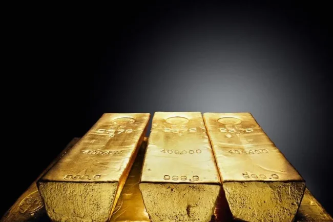 gold-prices-is-nearly-at-a-2-week-high-as-the-dollar-declines